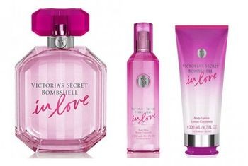 Victoria`s Secret Bombshell in Love